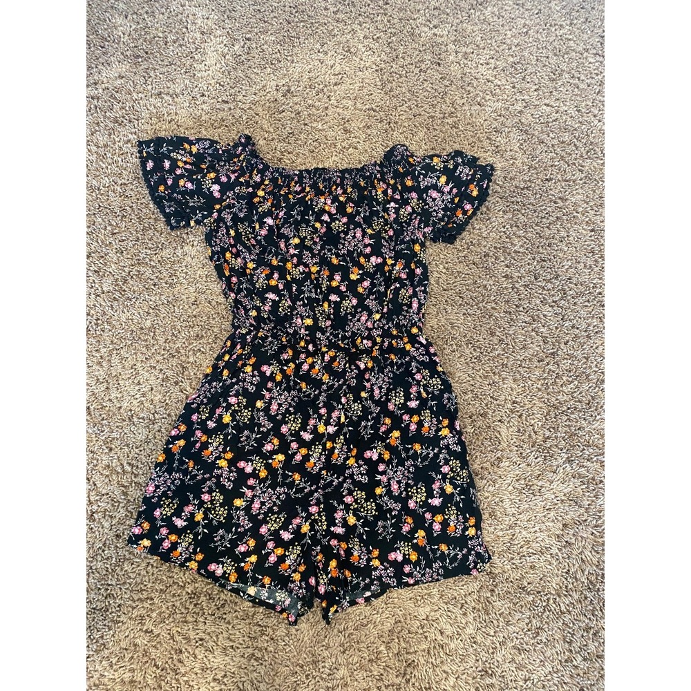 Off the Shoulder Romper Size XS‎